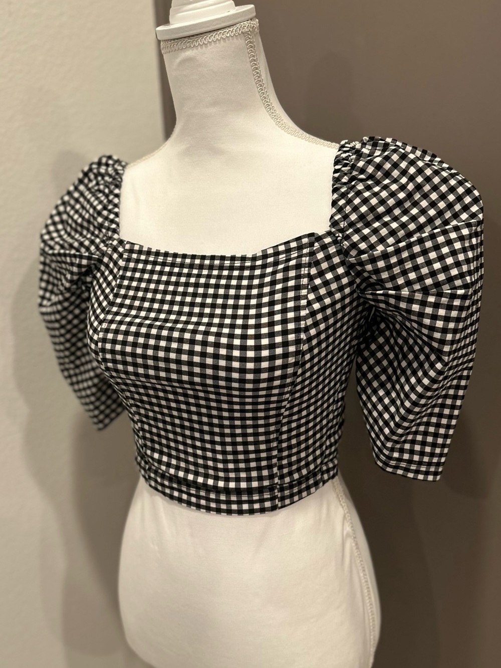 TOP SHOP - Puff-Sleeve Crop Top - Black & White - Size 6 (US)